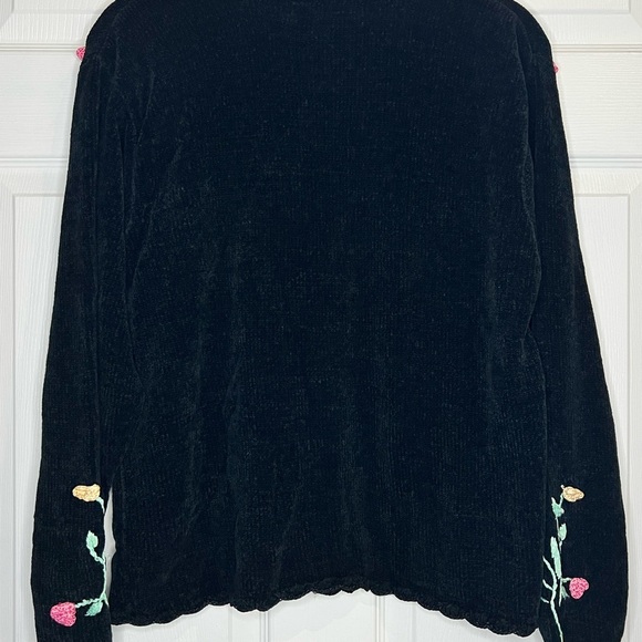 VTG Victoria Harbour Black sweater with Floral Embroidery - Size Large - Picture 5 of 6